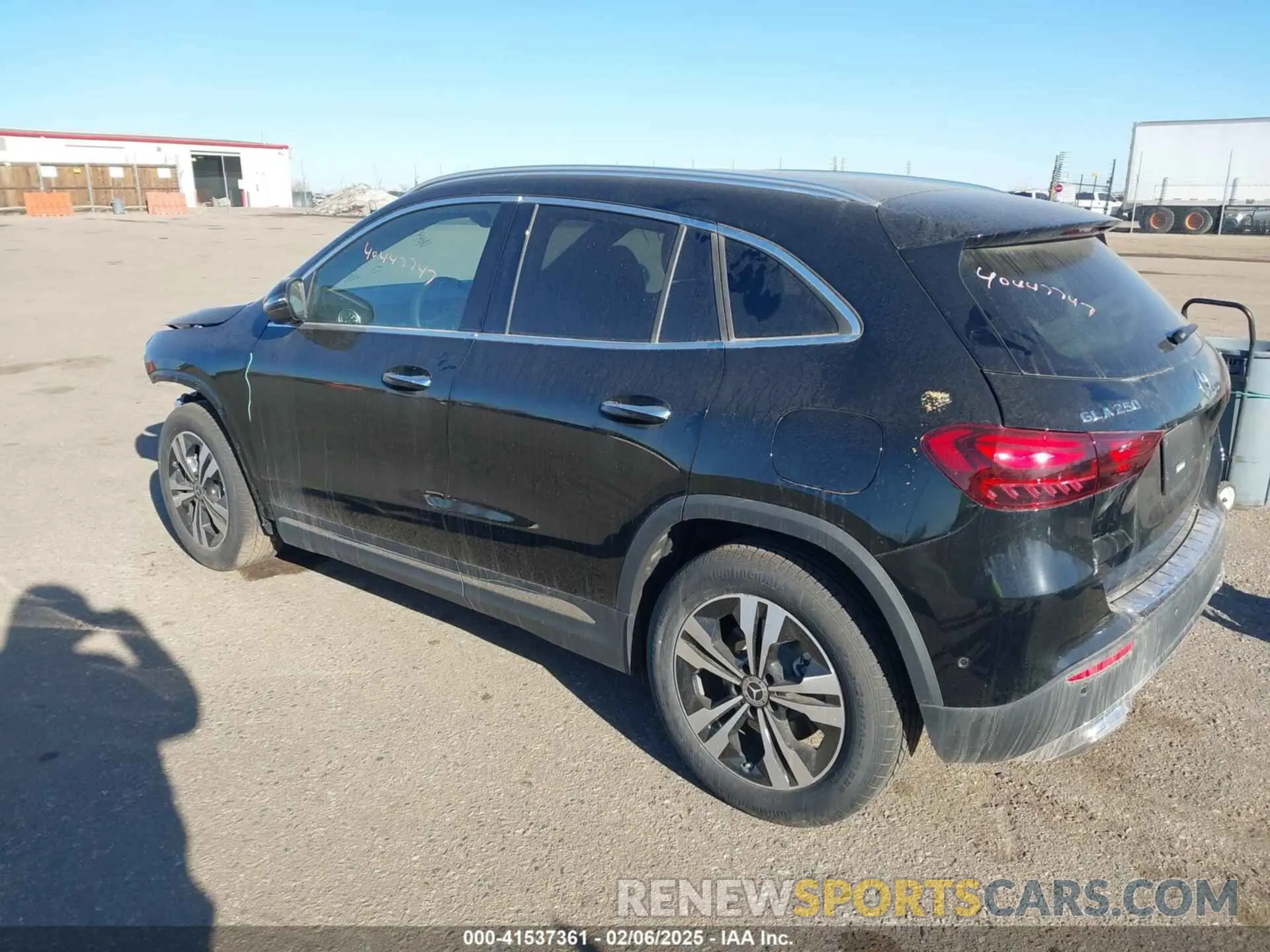 3 fotografías del automóvil dañado W1N4N4HBOSJ651134 MERCEDES-BENZ GLA 250 2025