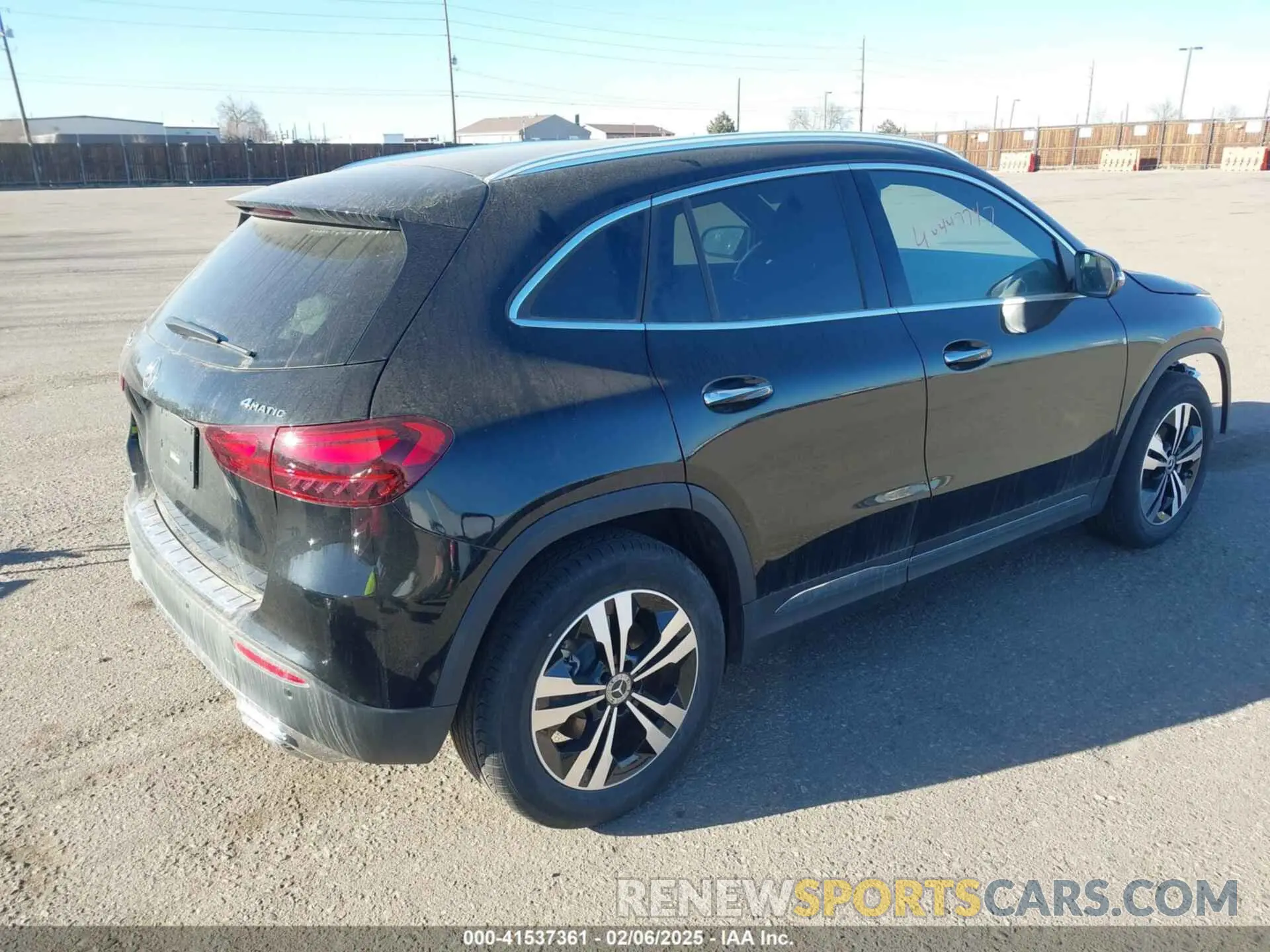 4 fotografías del automóvil dañado W1N4N4HBOSJ651134 MERCEDES-BENZ GLA 250 2025