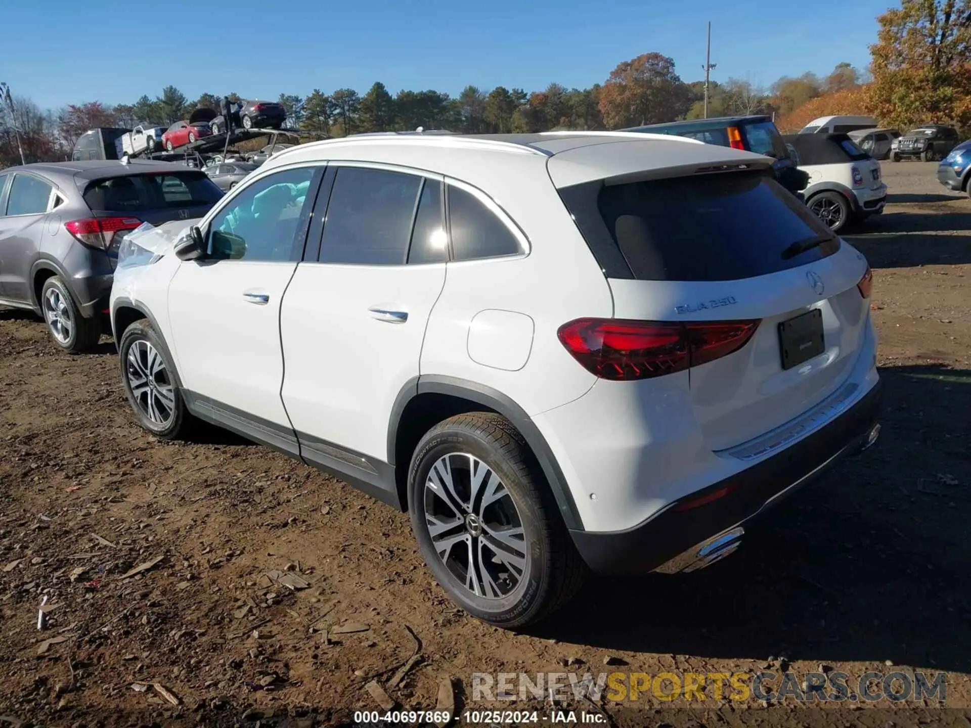 3 fotografías del automóvil dañado W1N4N4HBXSJ643543 MERCEDES-BENZ GLA 250 2025