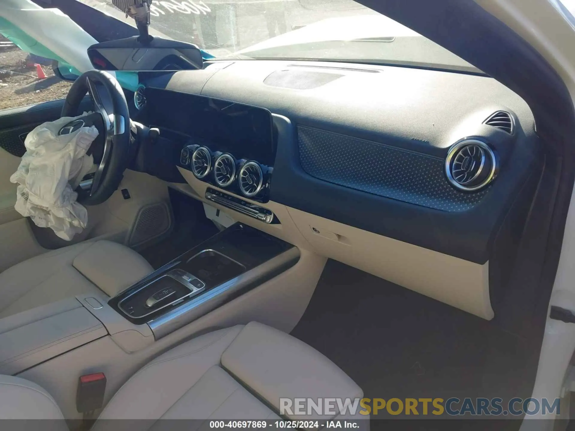 5 fotografías del automóvil dañado W1N4N4HBXSJ643543 MERCEDES-BENZ GLA 250 2025