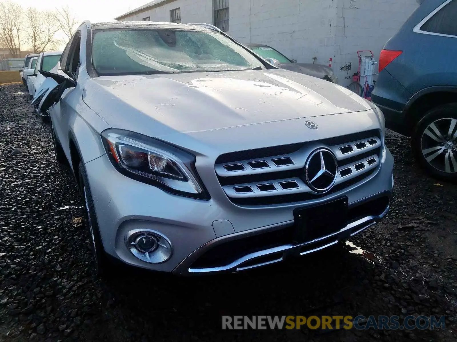 1 fotografías del automóvil dañado WDCTG4GB2KU016570 MERCEDES-BENZ GLA 250 4M 2019