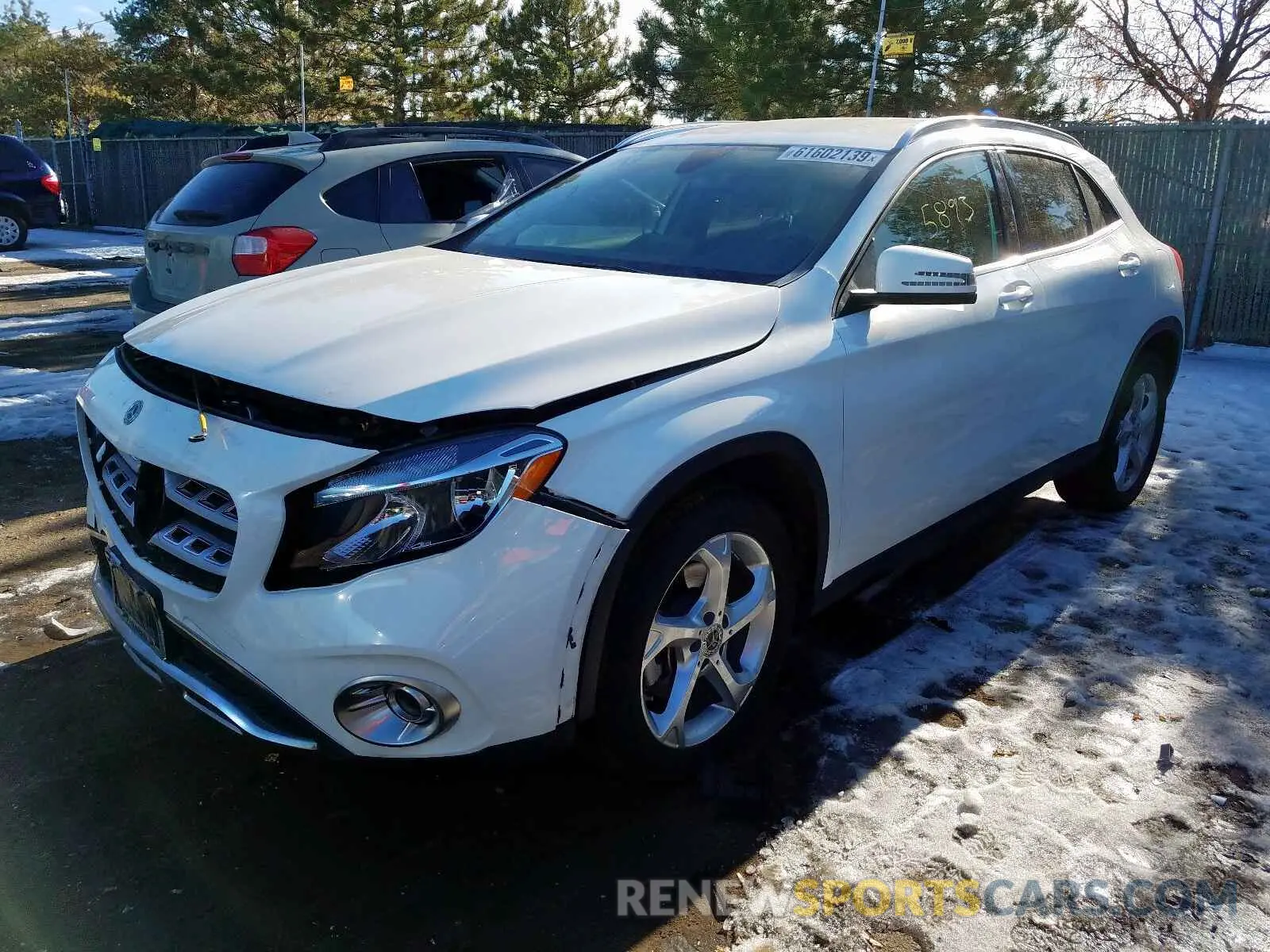 2 fotografías del automóvil dañado WDCTG4GB3KU000278 MERCEDES-BENZ GLA 250 4M 2019