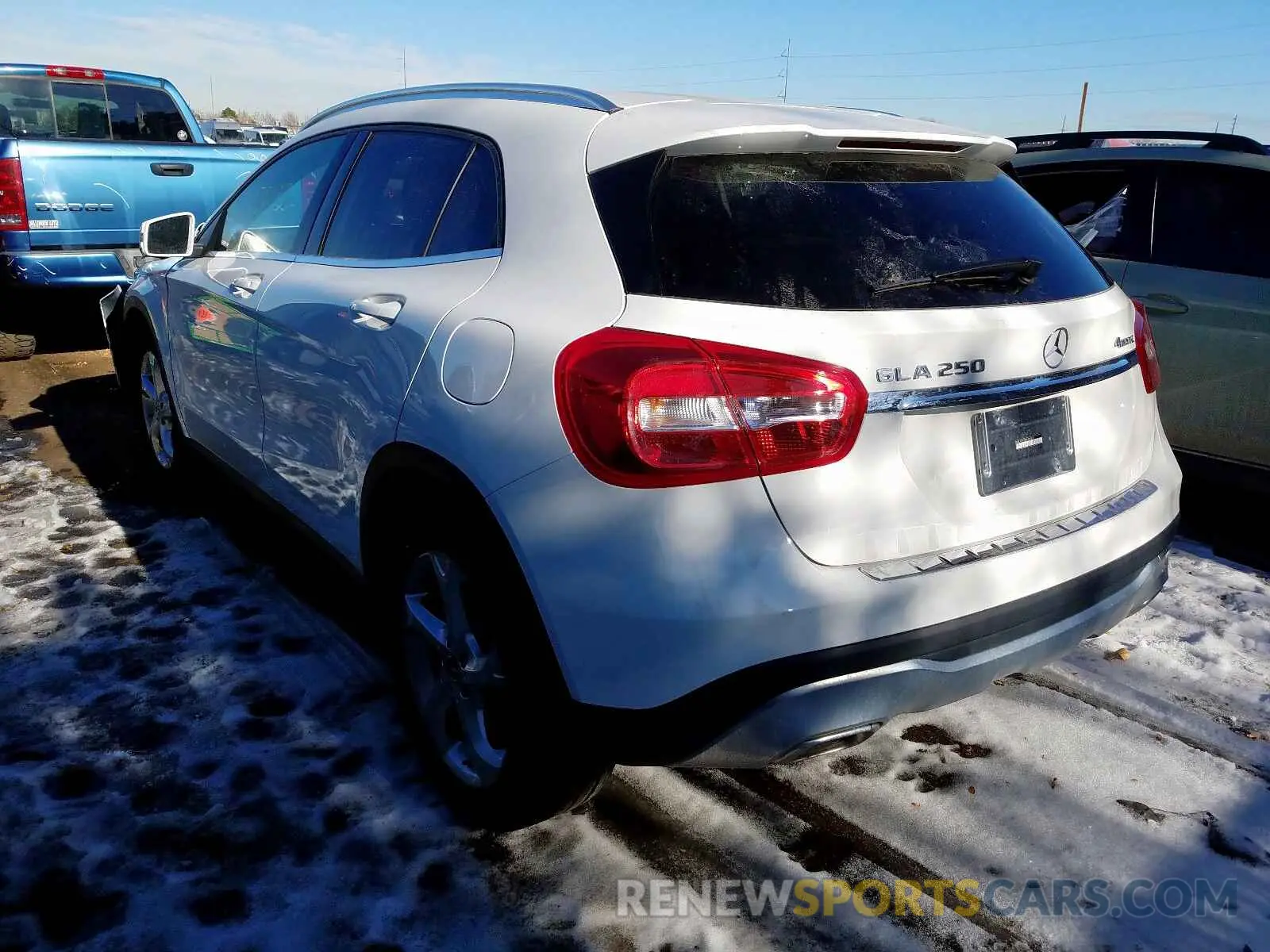 3 fotografías del automóvil dañado WDCTG4GB3KU000278 MERCEDES-BENZ GLA 250 4M 2019