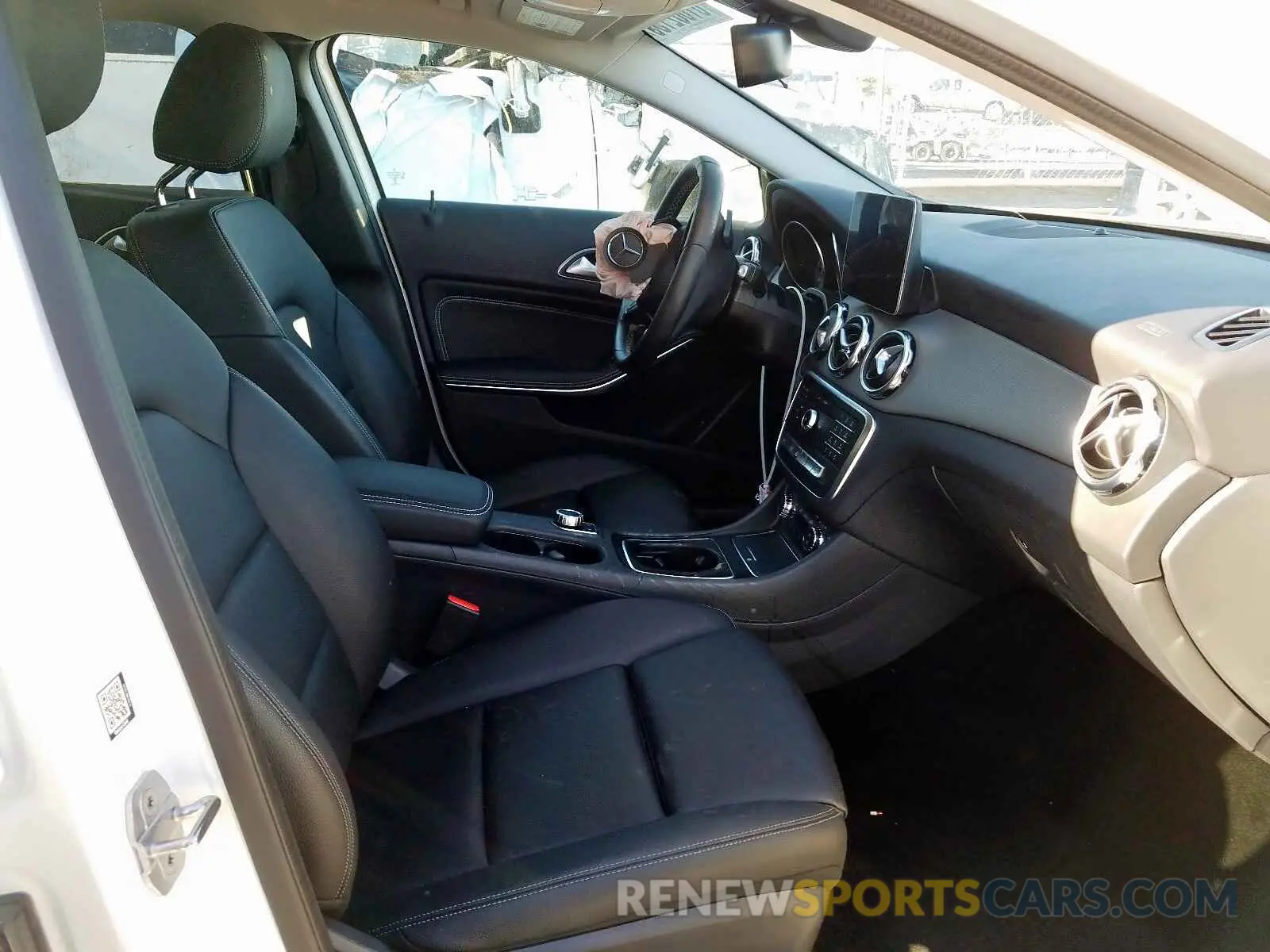 5 fotografías del automóvil dañado WDCTG4GB3KU000278 MERCEDES-BENZ GLA 250 4M 2019