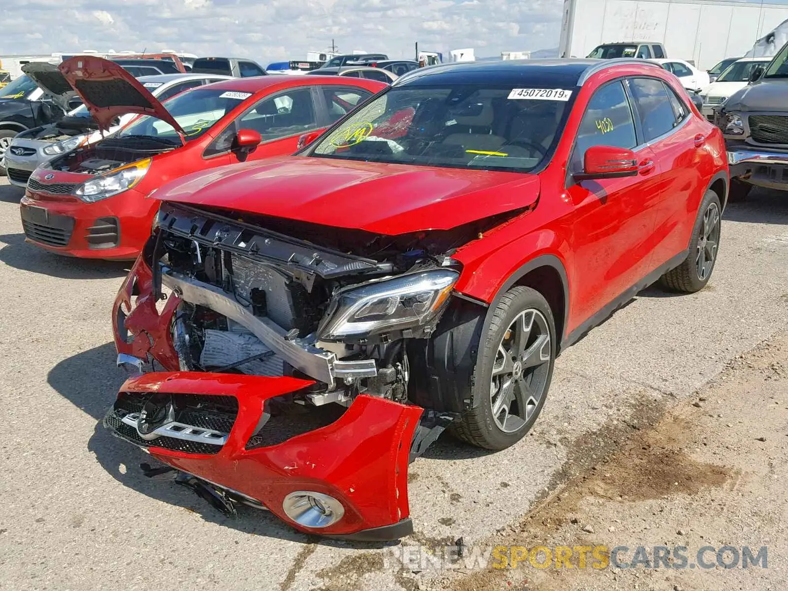 2 fotografías del automóvil dañado WDCTG4GB4KU007398 MERCEDES-BENZ GLA 250 4M 2019