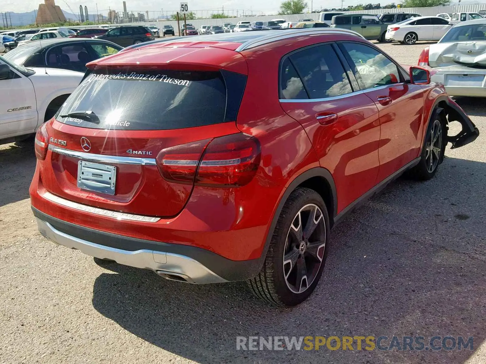 4 fotografías del automóvil dañado WDCTG4GB4KU007398 MERCEDES-BENZ GLA 250 4M 2019
