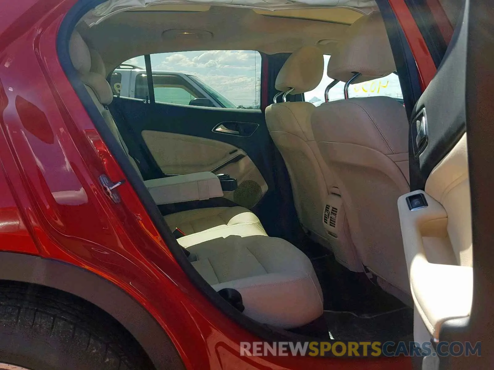 6 fotografías del automóvil dañado WDCTG4GB4KU007398 MERCEDES-BENZ GLA 250 4M 2019