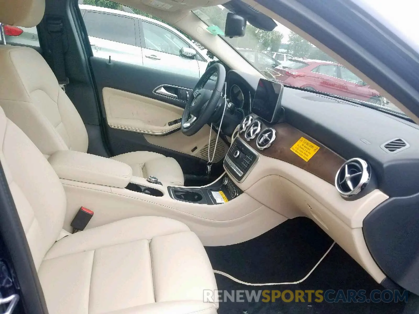 5 fotografías del automóvil dañado WDCTG4GB6KJ580790 MERCEDES-BENZ GLA 250 4M 2019