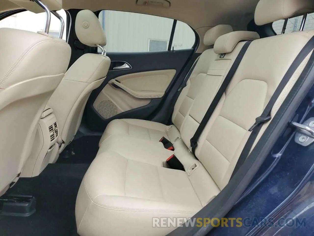 11 fotografías del automóvil dañado WDCTG4EB1KJ551703 MERCEDES-BENZ GLA-CLASS 2019