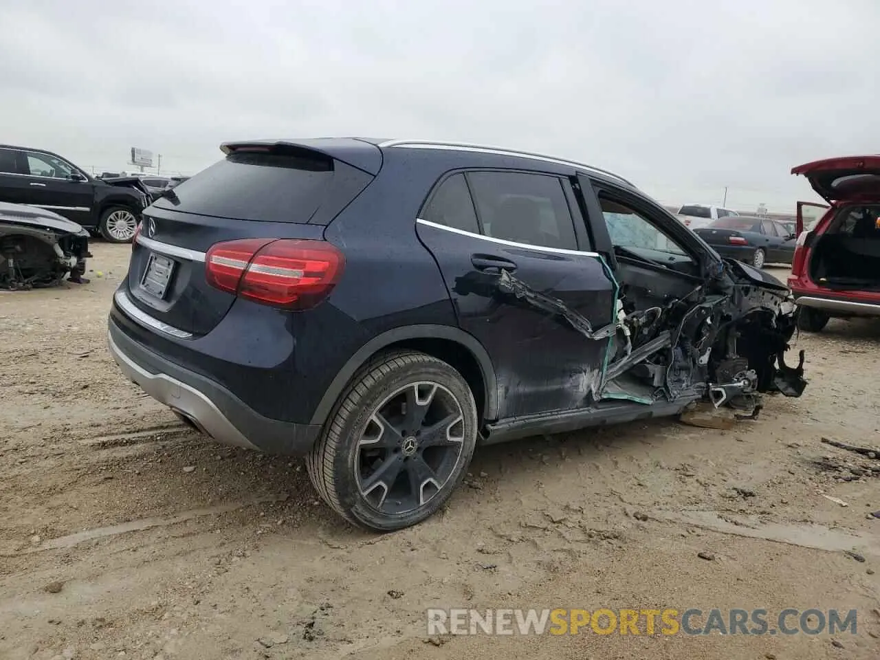 3 fotografías del automóvil dañado WDCTG4EB1KJ551703 MERCEDES-BENZ GLA-CLASS 2019