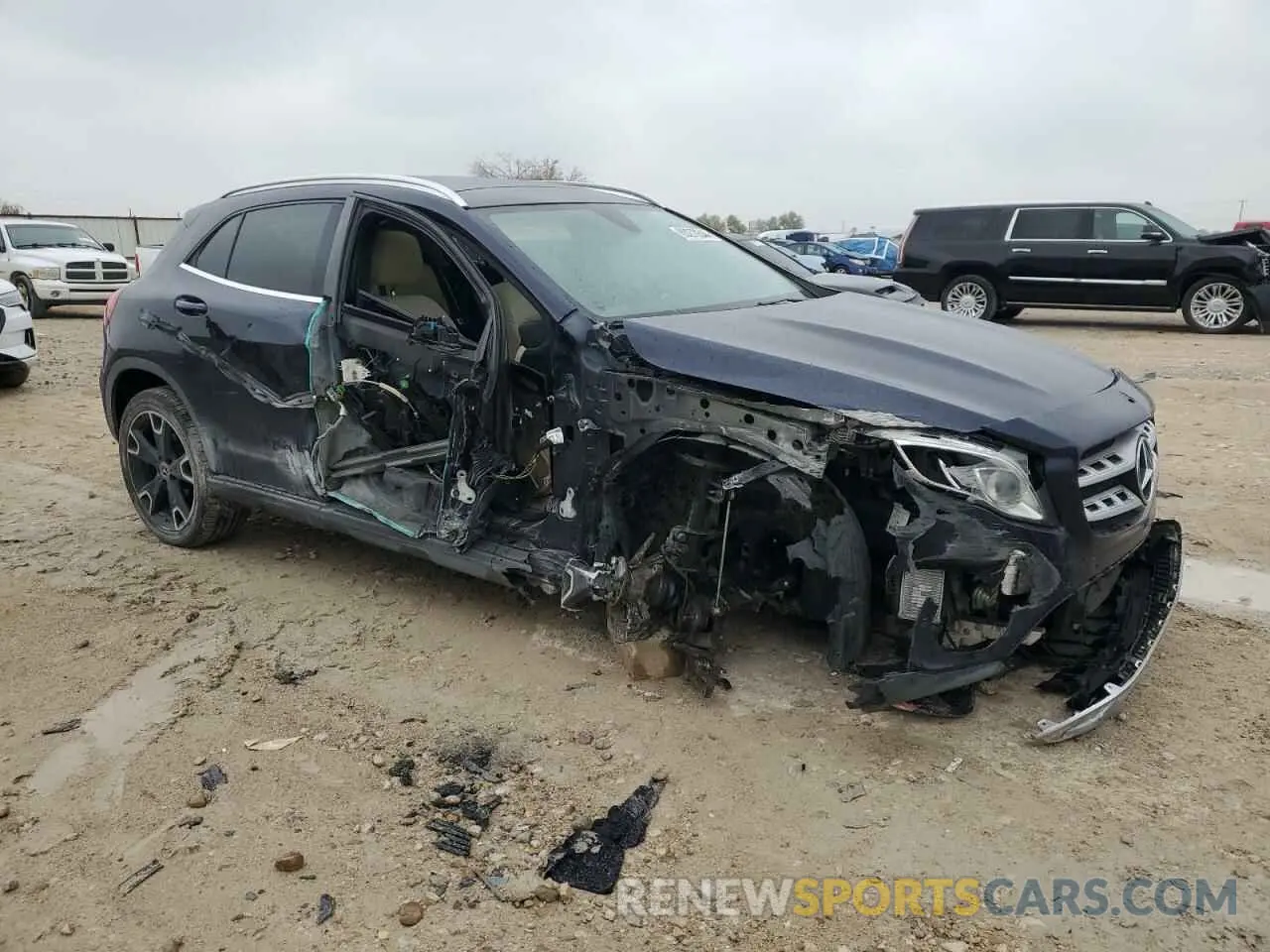 4 fotografías del automóvil dañado WDCTG4EB1KJ551703 MERCEDES-BENZ GLA-CLASS 2019