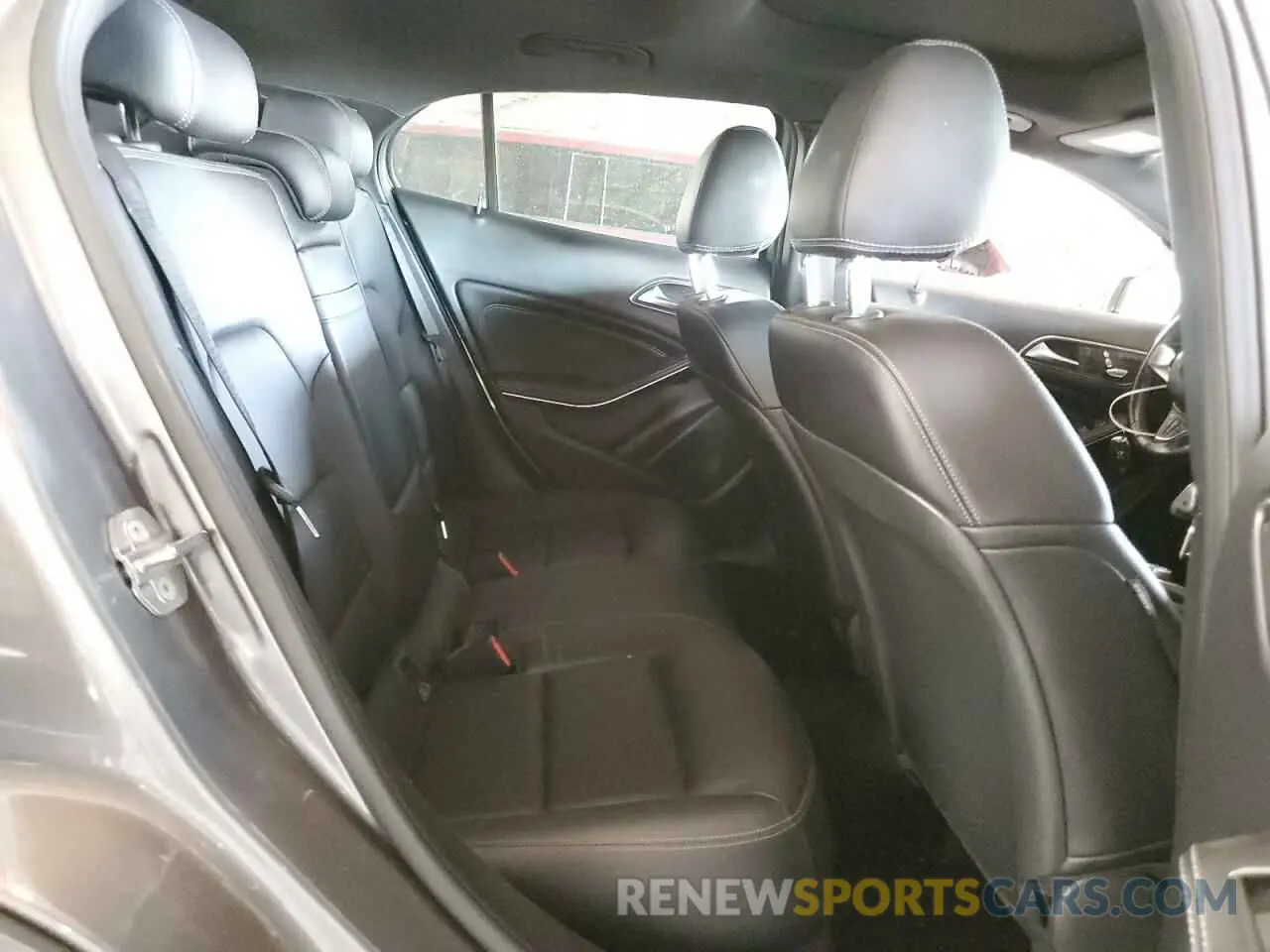 10 fotografías del automóvil dañado WDCTG4EB1KJ611026 MERCEDES-BENZ GLA-CLASS 2019