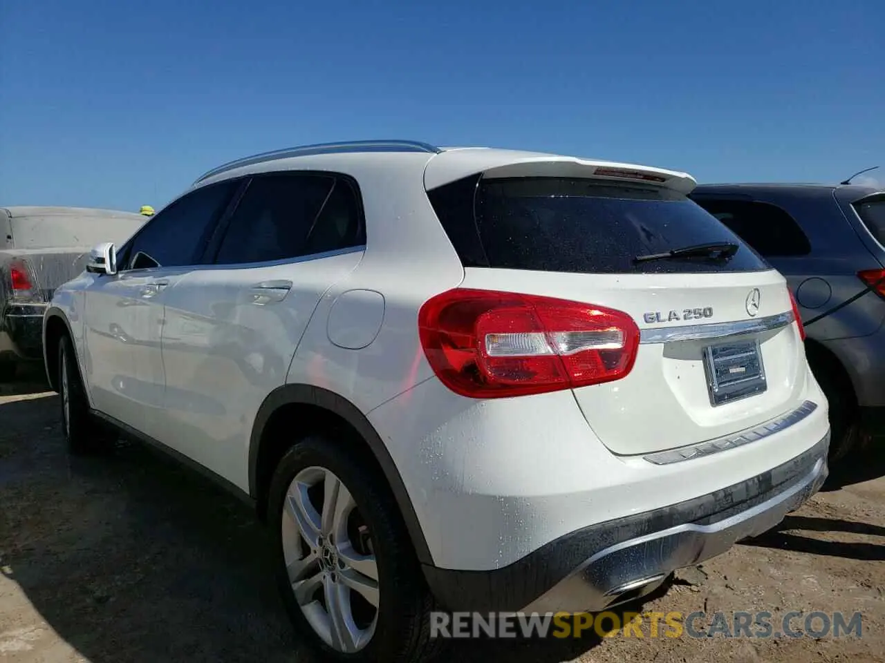 3 fotografías del automóvil dañado WDCTG4EB1KU010584 MERCEDES-BENZ GLA-CLASS 2019