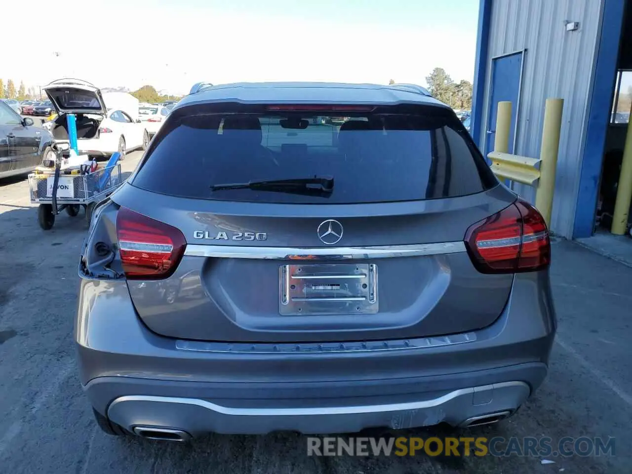 6 fotografías del automóvil dañado WDCTG4EB4KJ543210 MERCEDES-BENZ GLA-CLASS 2019