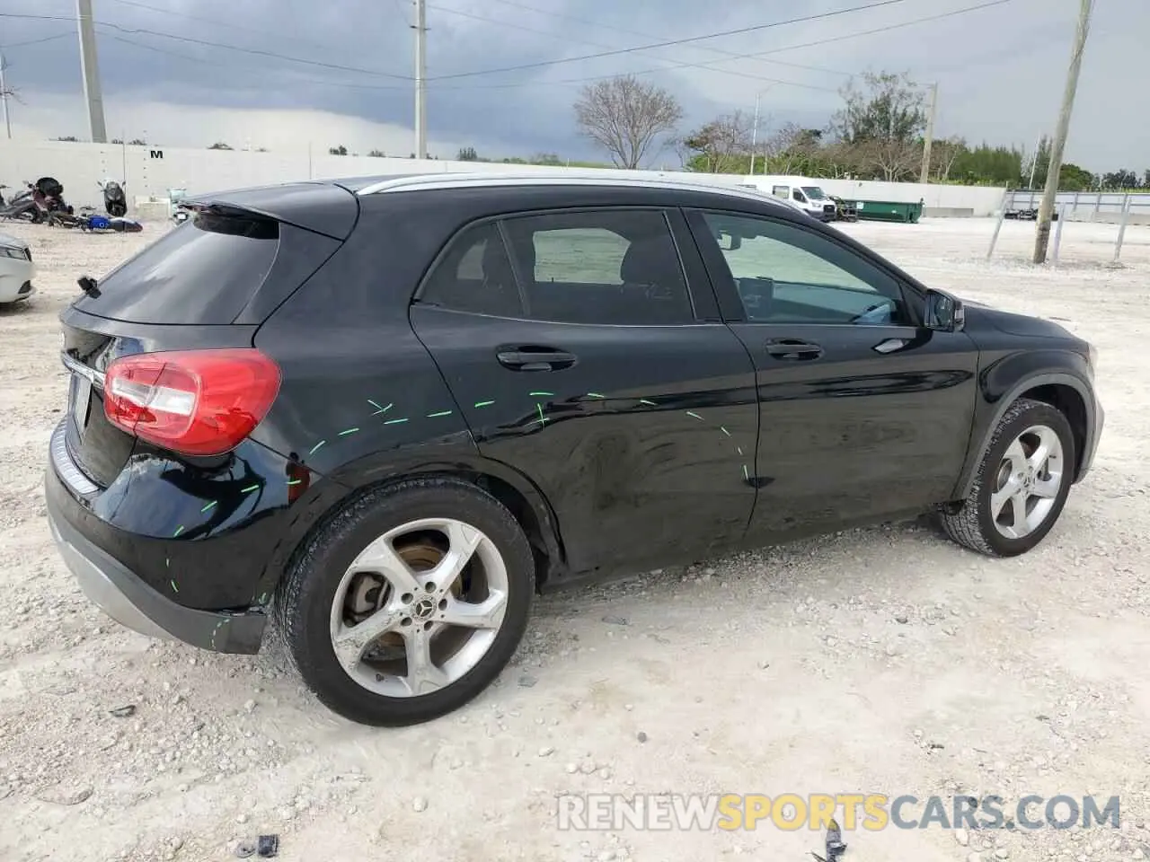 3 fotografías del automóvil dañado WDCTG4EB5KJ548982 MERCEDES-BENZ GLA-CLASS 2019