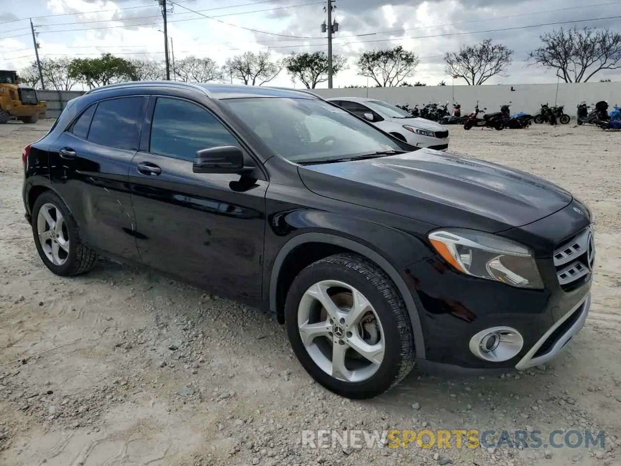 4 fotografías del automóvil dañado WDCTG4EB5KJ548982 MERCEDES-BENZ GLA-CLASS 2019