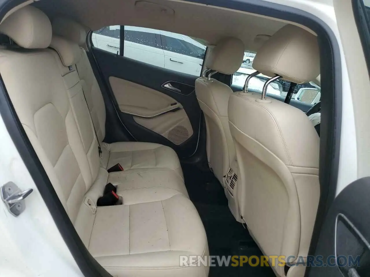 11 fotografías del automóvil dañado WDCTG4EB5KJ551929 MERCEDES-BENZ GLA-CLASS 2019