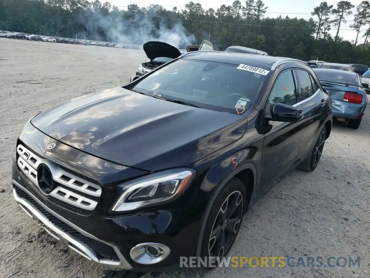 2 fotografías del automóvil dañado WDCTG4EB5KU005730 MERCEDES-BENZ GLA-CLASS 2019