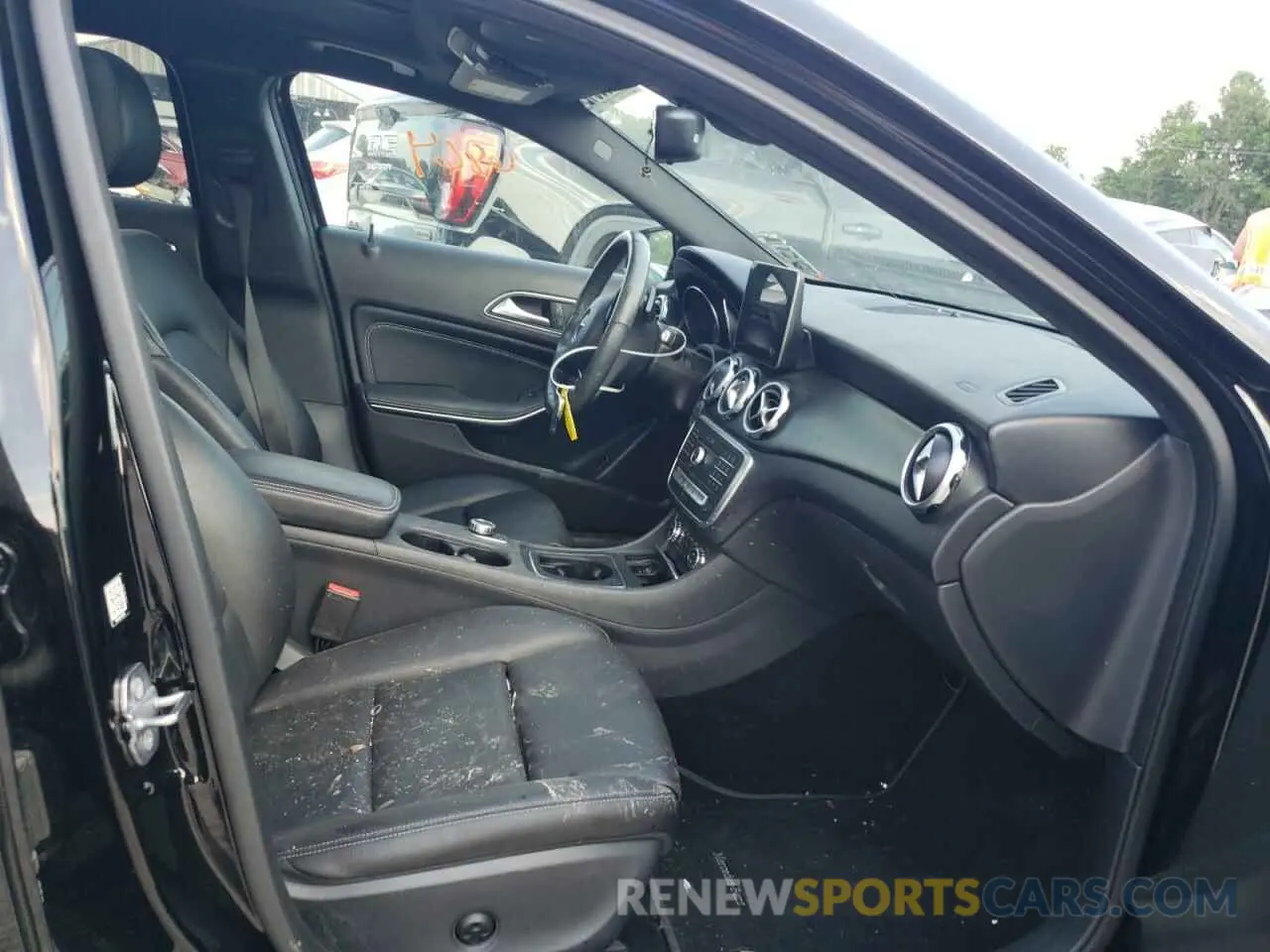 5 fotografías del automóvil dañado WDCTG4EB5KU005730 MERCEDES-BENZ GLA-CLASS 2019
