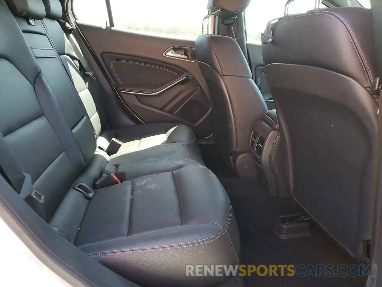 11 fotografías del automóvil dañado WDCTG4EB5KU016551 MERCEDES-BENZ GLA-CLASS 2019