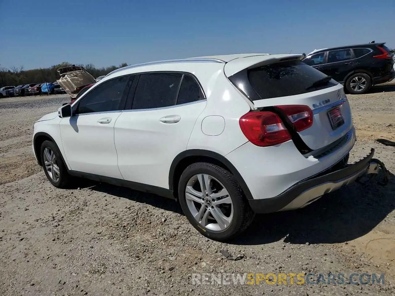 2 fotografías del automóvil dañado WDCTG4EB5KU016551 MERCEDES-BENZ GLA-CLASS 2019