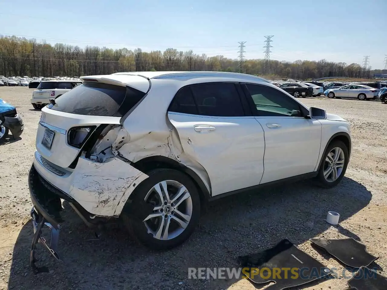 3 fotografías del automóvil dañado WDCTG4EB5KU016551 MERCEDES-BENZ GLA-CLASS 2019