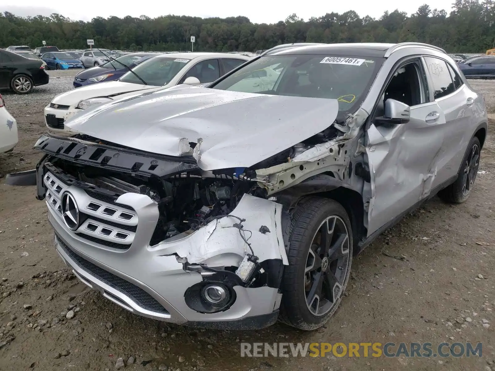 2 fotografías del automóvil dañado WDCTG4EB6KU007518 MERCEDES-BENZ GLA-CLASS 2019