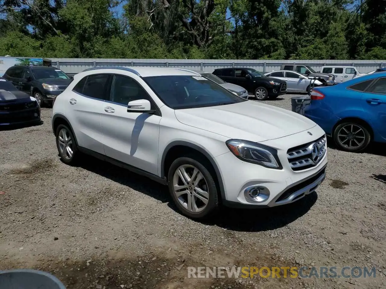 4 fotografías del automóvil dañado WDCTG4EB7KU003915 MERCEDES-BENZ GLA-CLASS 2019