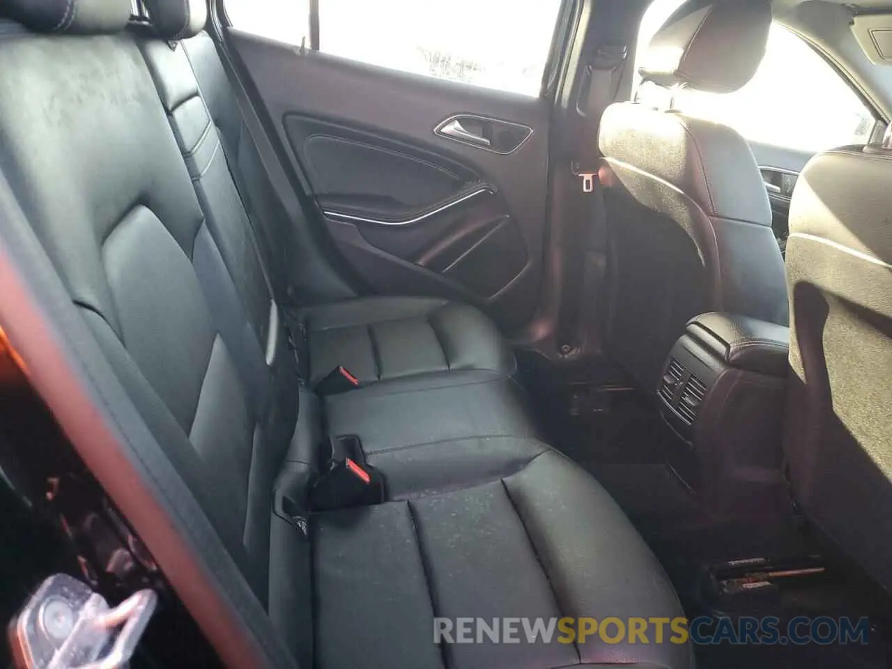 6 fotografías del automóvil dañado WDCTG4EB7KU010878 MERCEDES-BENZ GLA-CLASS 2019