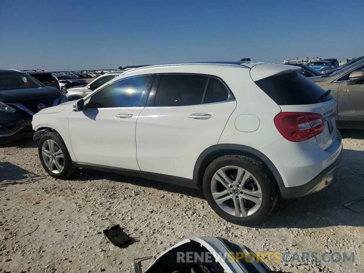 2 fotografías del automóvil dañado WDCTG4EB7KU012839 MERCEDES-BENZ GLA-CLASS 2019