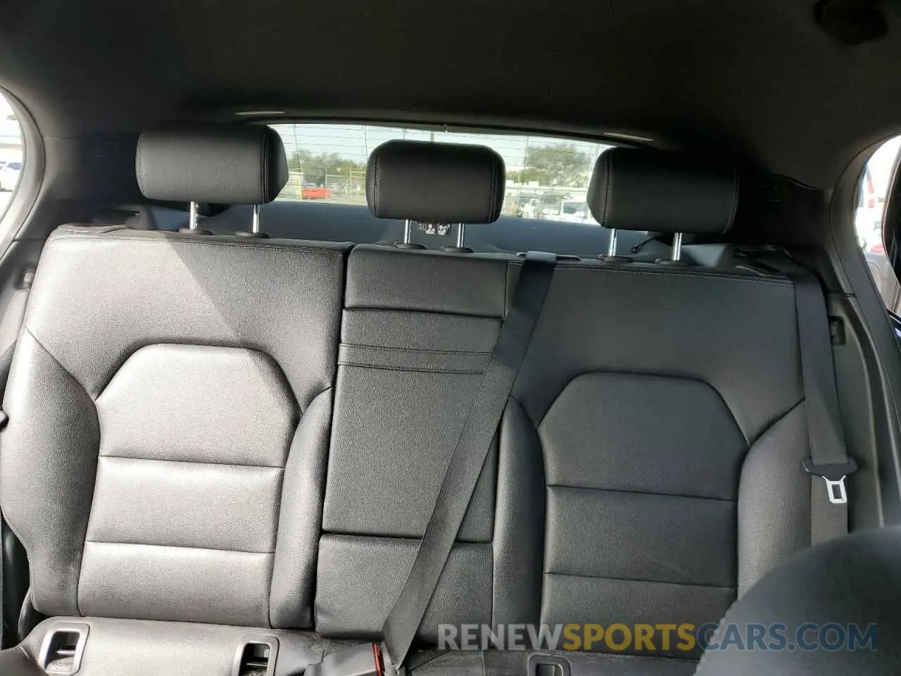 10 fotografías del automóvil dañado WDCTG4EB7KU014056 MERCEDES-BENZ GLA-CLASS 2019