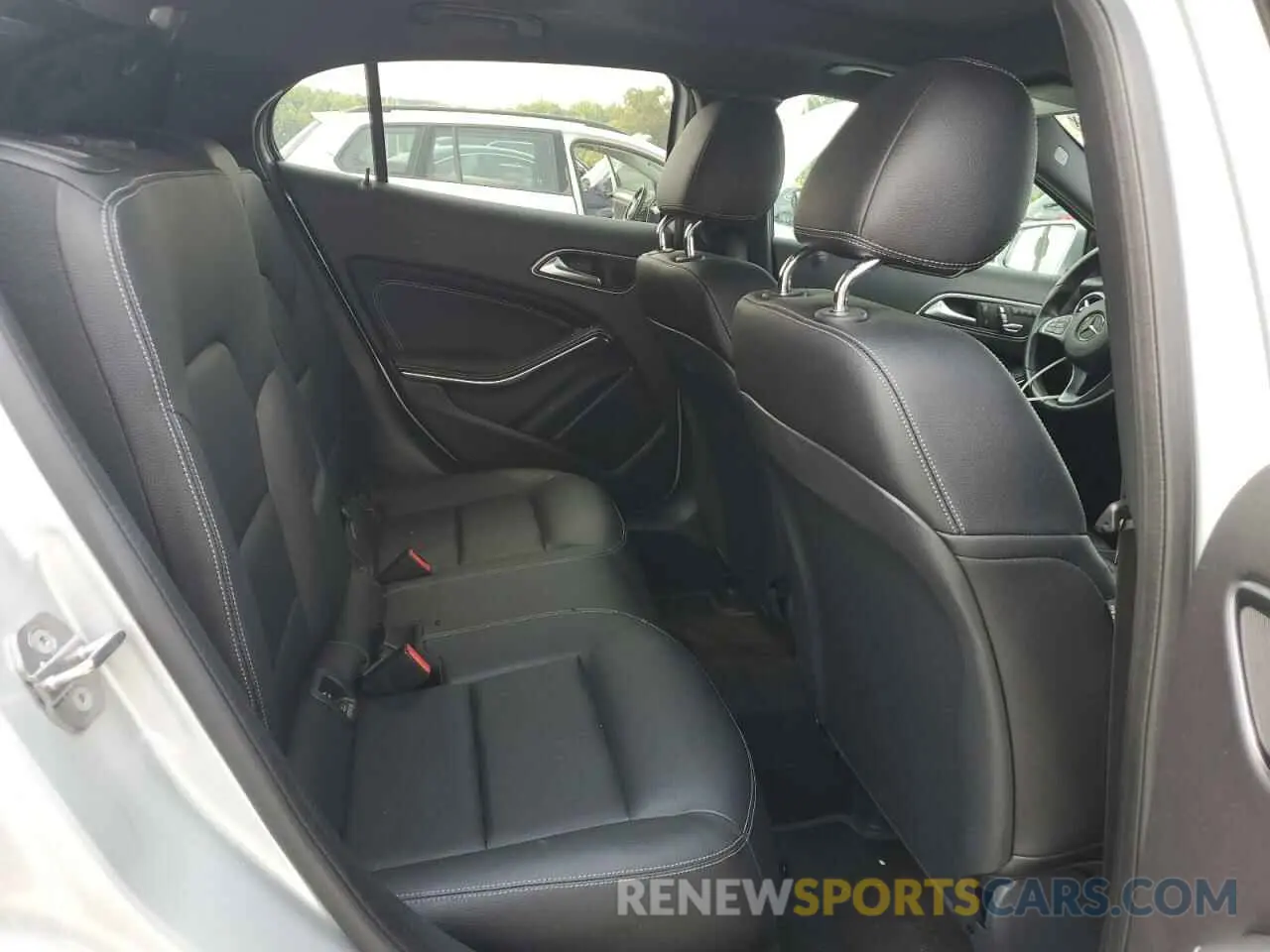 11 fotografías del automóvil dañado WDCTG4EB8KU015099 MERCEDES-BENZ GLA-CLASS 2019