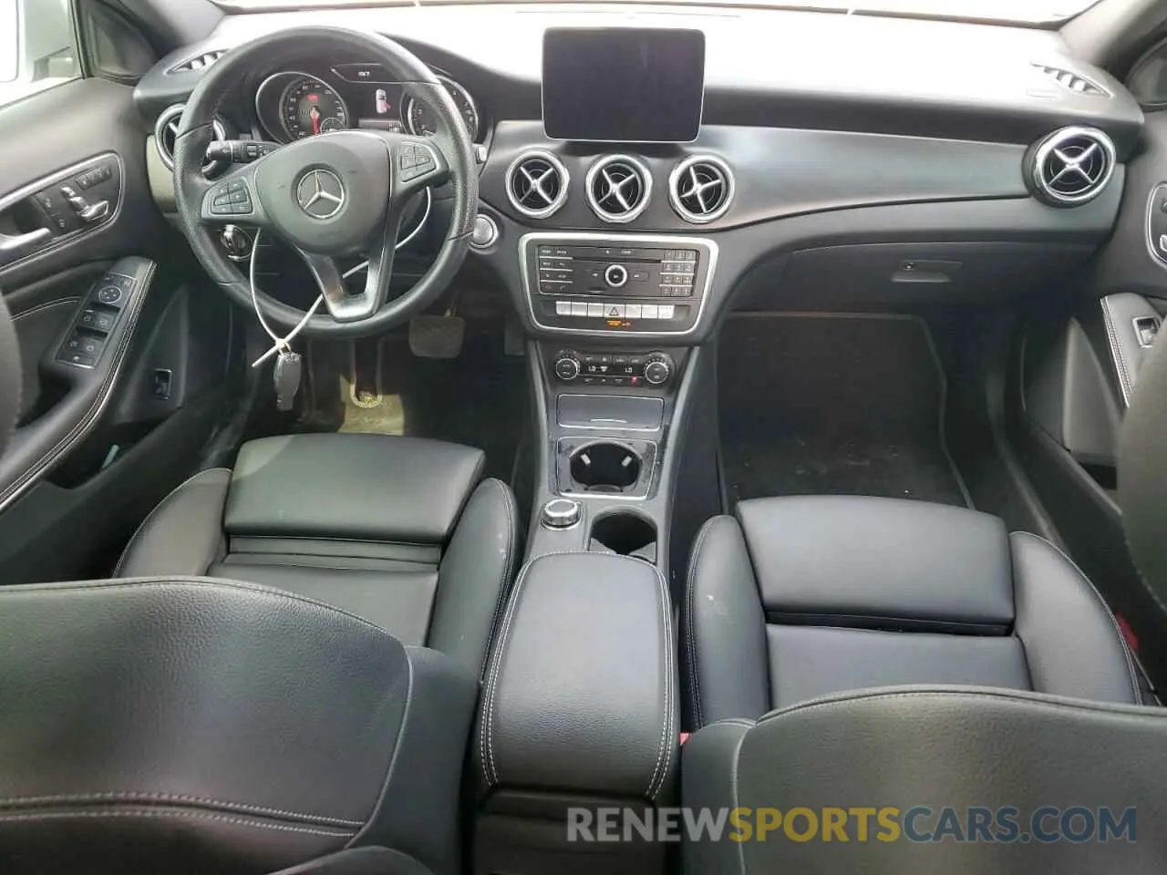 8 fotografías del automóvil dañado WDCTG4EB8KU015099 MERCEDES-BENZ GLA-CLASS 2019