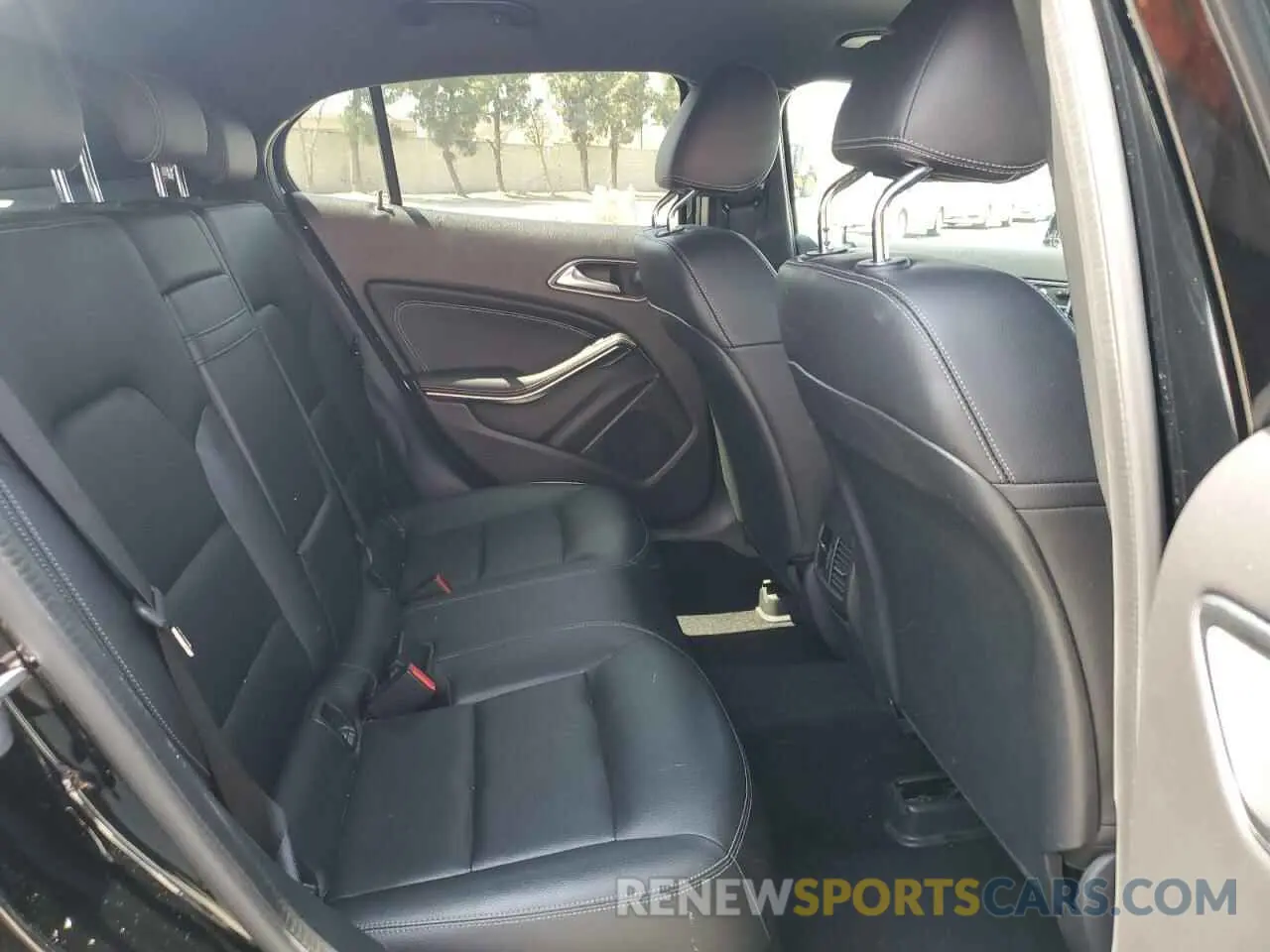 11 fotografías del automóvil dañado WDCTG4EB9KJ551075 MERCEDES-BENZ GLA-CLASS 2019