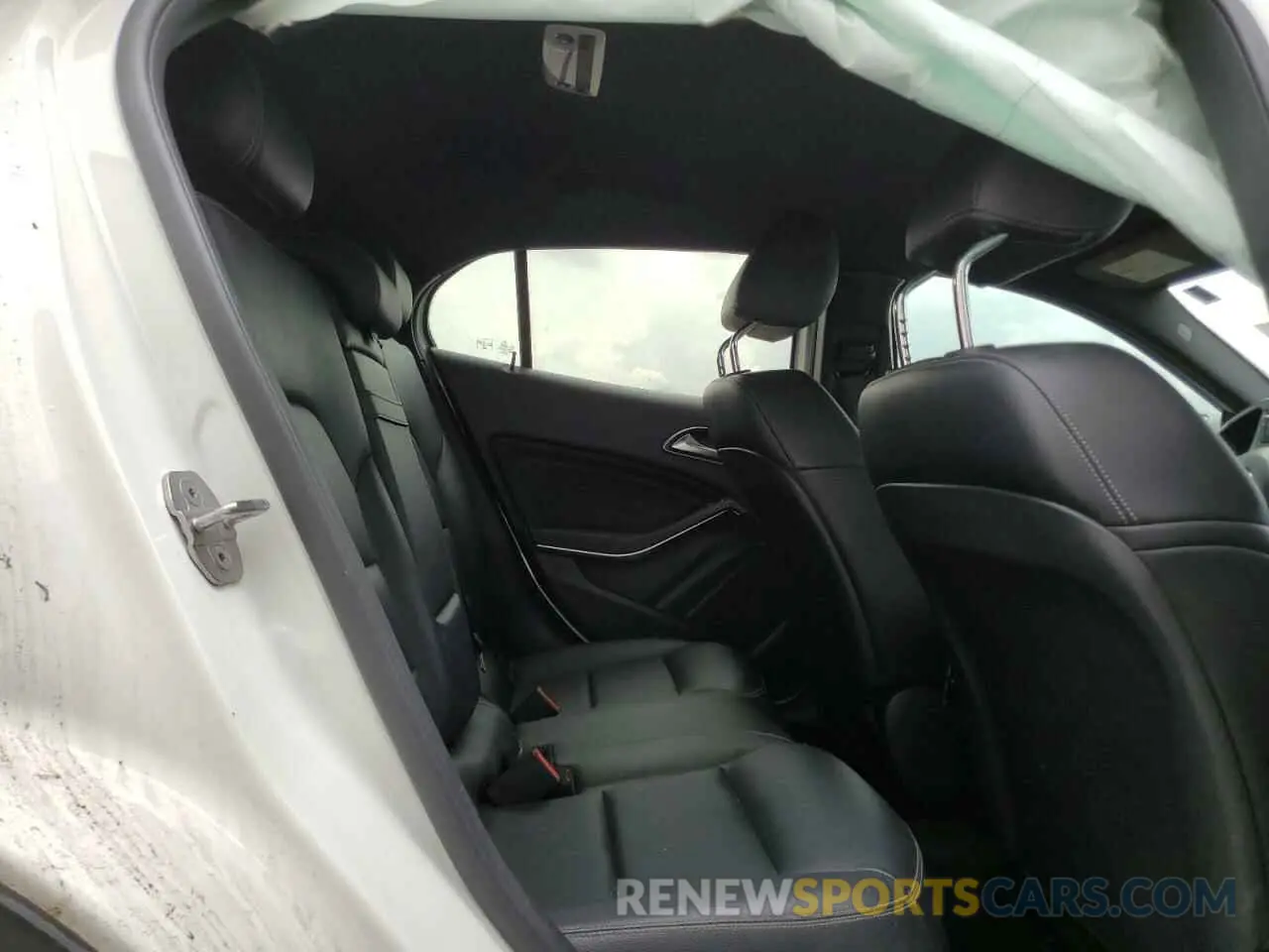 11 fotografías del automóvil dañado WDCTG4EB9KU000918 MERCEDES-BENZ GLA-CLASS 2019