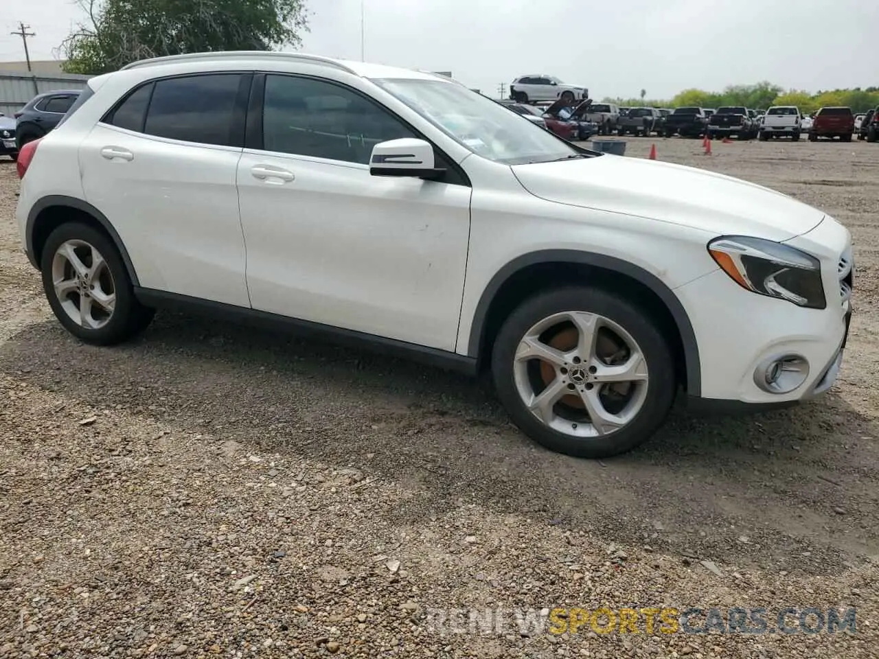 4 fotografías del automóvil dañado WDCTG4EB9KU010381 MERCEDES-BENZ GLA-CLASS 2019