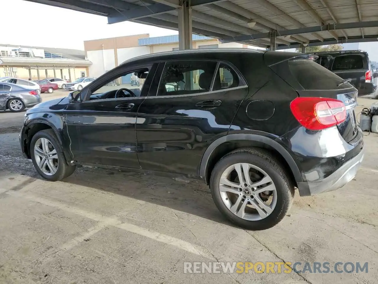 2 fotografías del automóvil dañado WDCTG4EBXKJ575661 MERCEDES-BENZ GLA-CLASS 2019