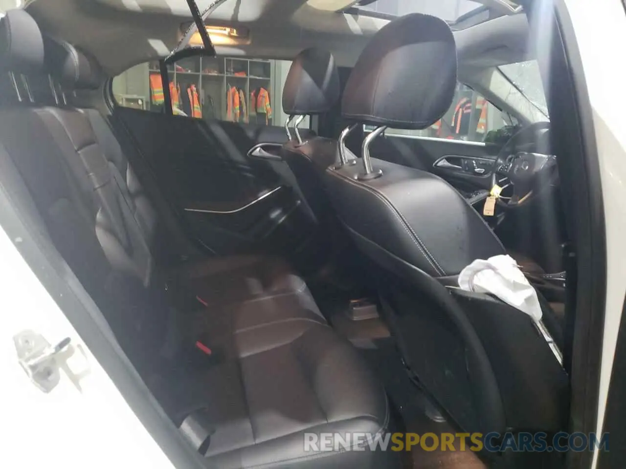 11 fotografías del automóvil dañado WDCTG4GB0KJ587458 MERCEDES-BENZ GLA-CLASS 2019
