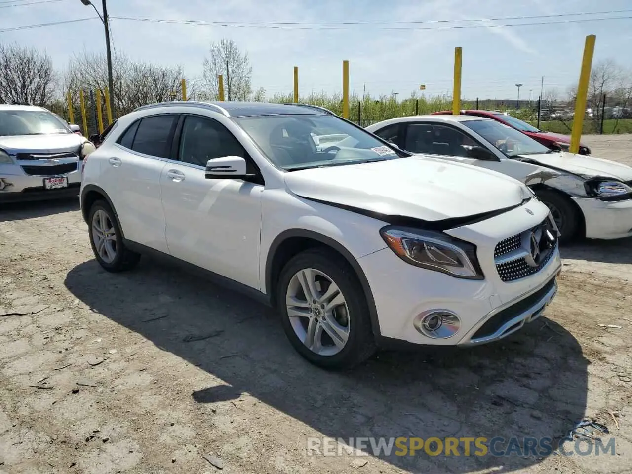 4 fotografías del automóvil dañado WDCTG4GB1KJ574704 MERCEDES-BENZ GLA-CLASS 2019