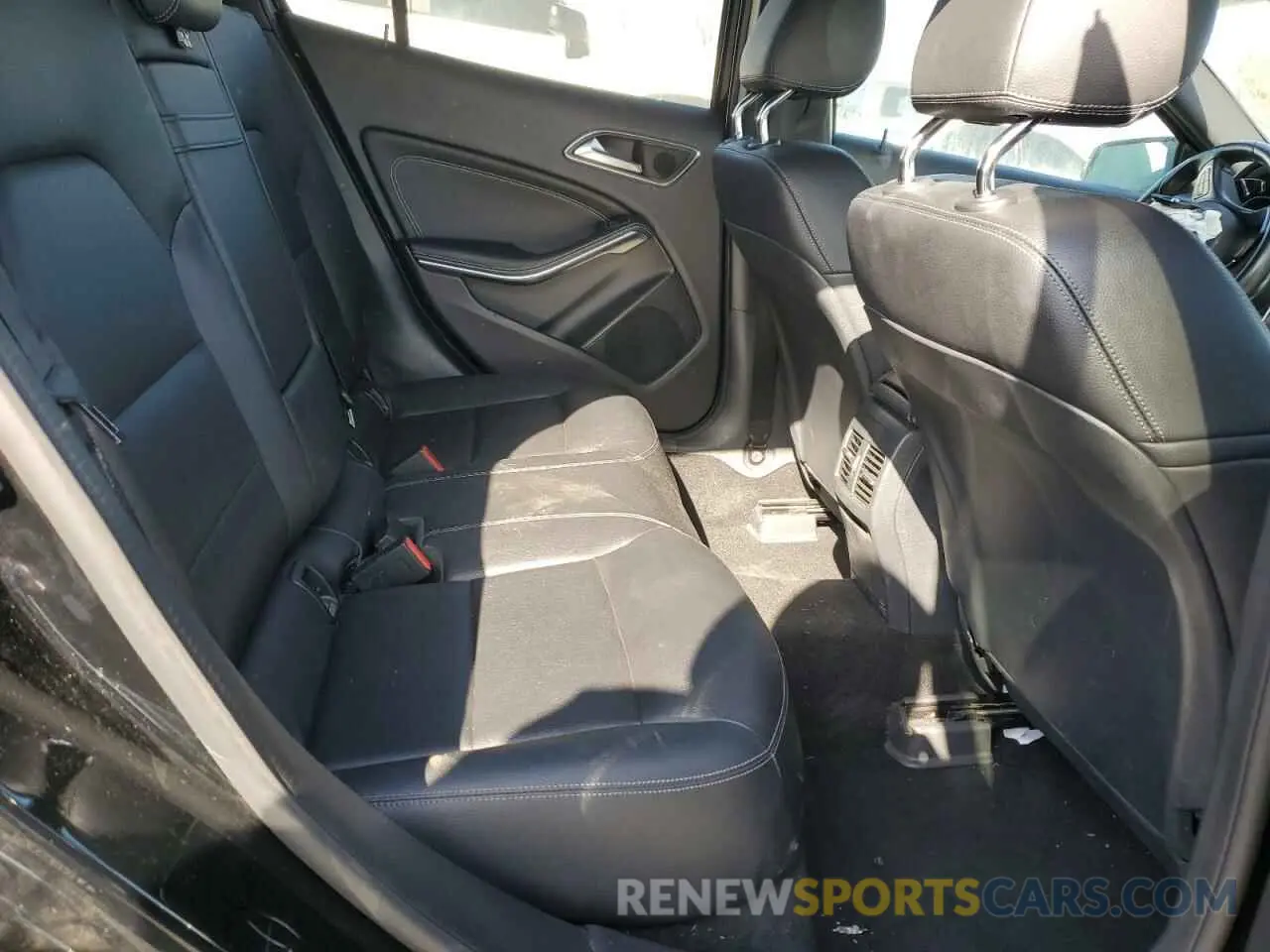 11 fotografías del automóvil dañado WDCTG4GB2KJ551738 MERCEDES-BENZ GLA-CLASS 2019
