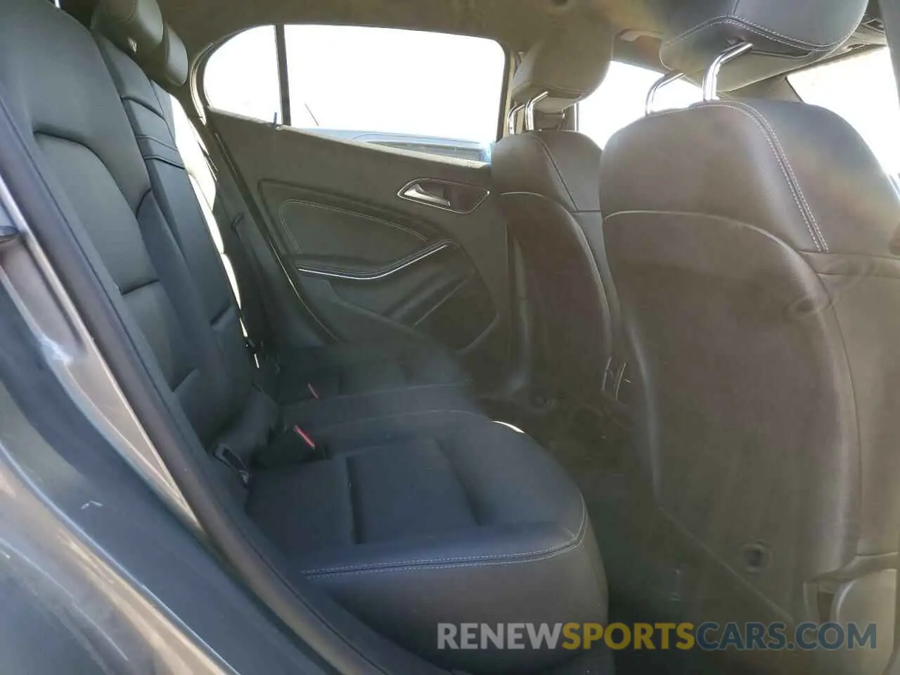 11 fotografías del automóvil dañado WDCTG4GB5KJ602617 MERCEDES-BENZ GLA-CLASS 2019