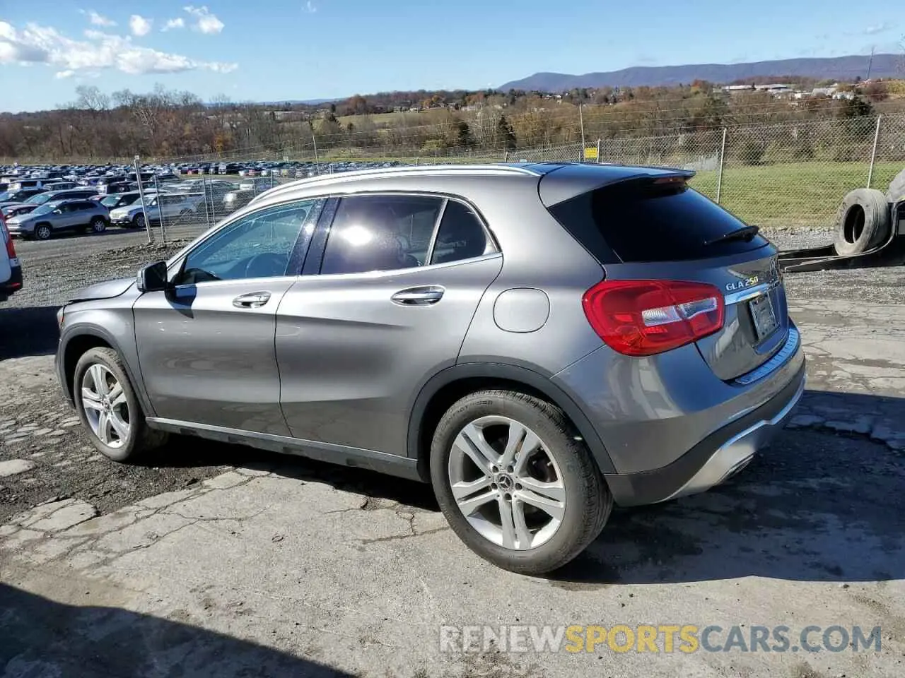 2 fotografías del automóvil dañado WDCTG4GB5KJ602617 MERCEDES-BENZ GLA-CLASS 2019