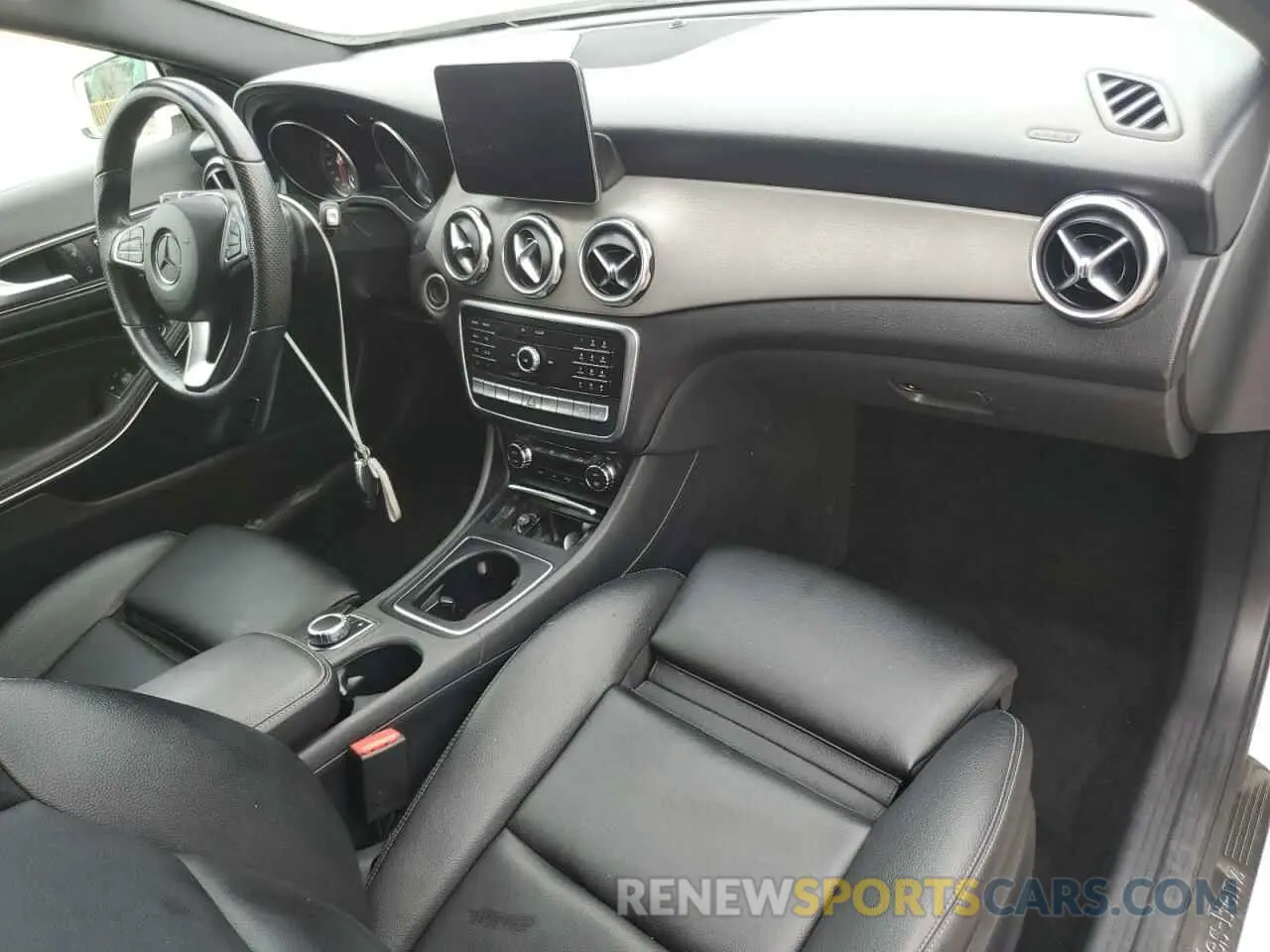 8 fotografías del automóvil dañado WDCTG4GB5KU011878 MERCEDES-BENZ GLA-CLASS 2019