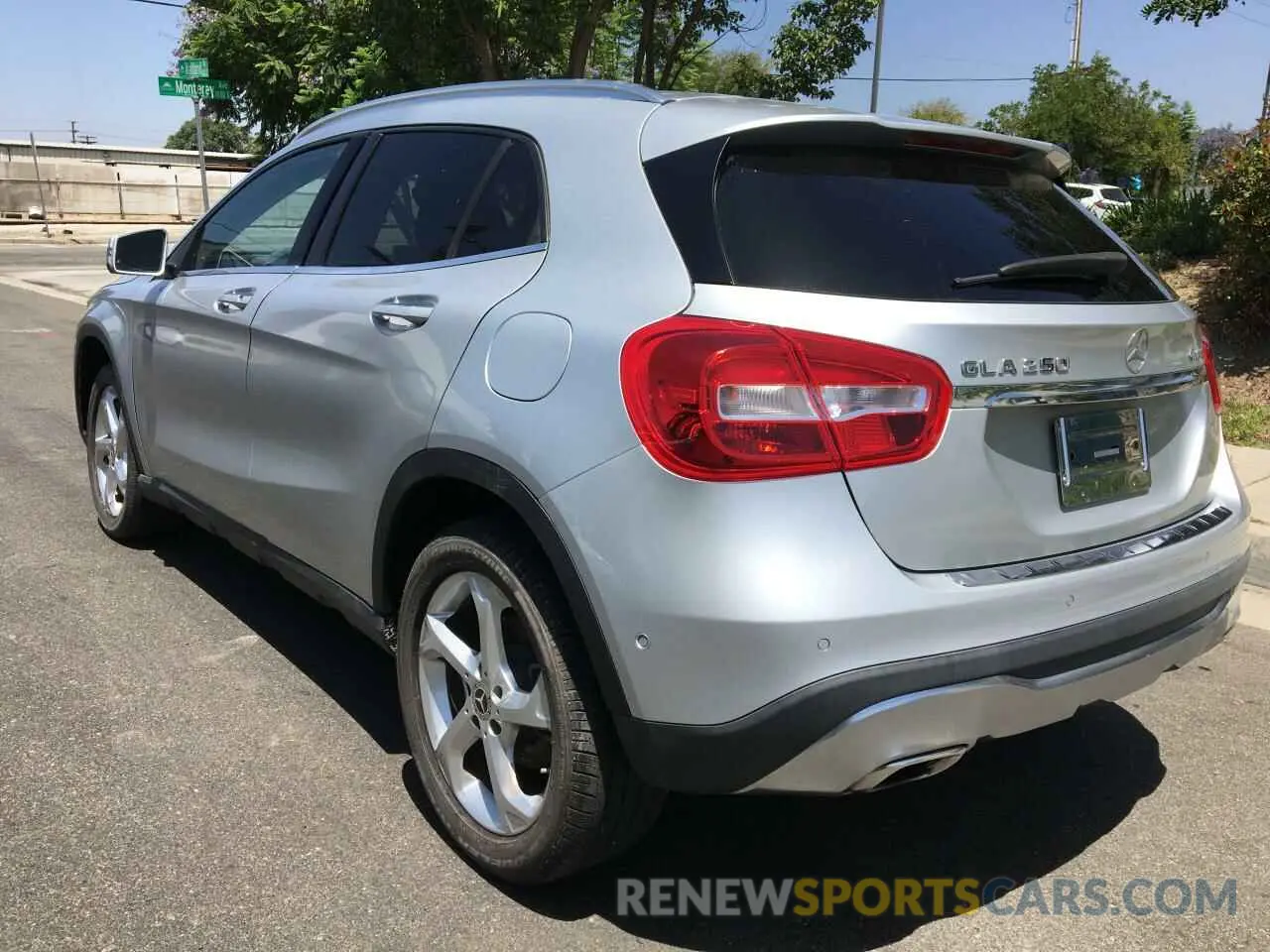 3 fotografías del automóvil dañado WDCTG4GB5KU020029 MERCEDES-BENZ GLA-CLASS 2019