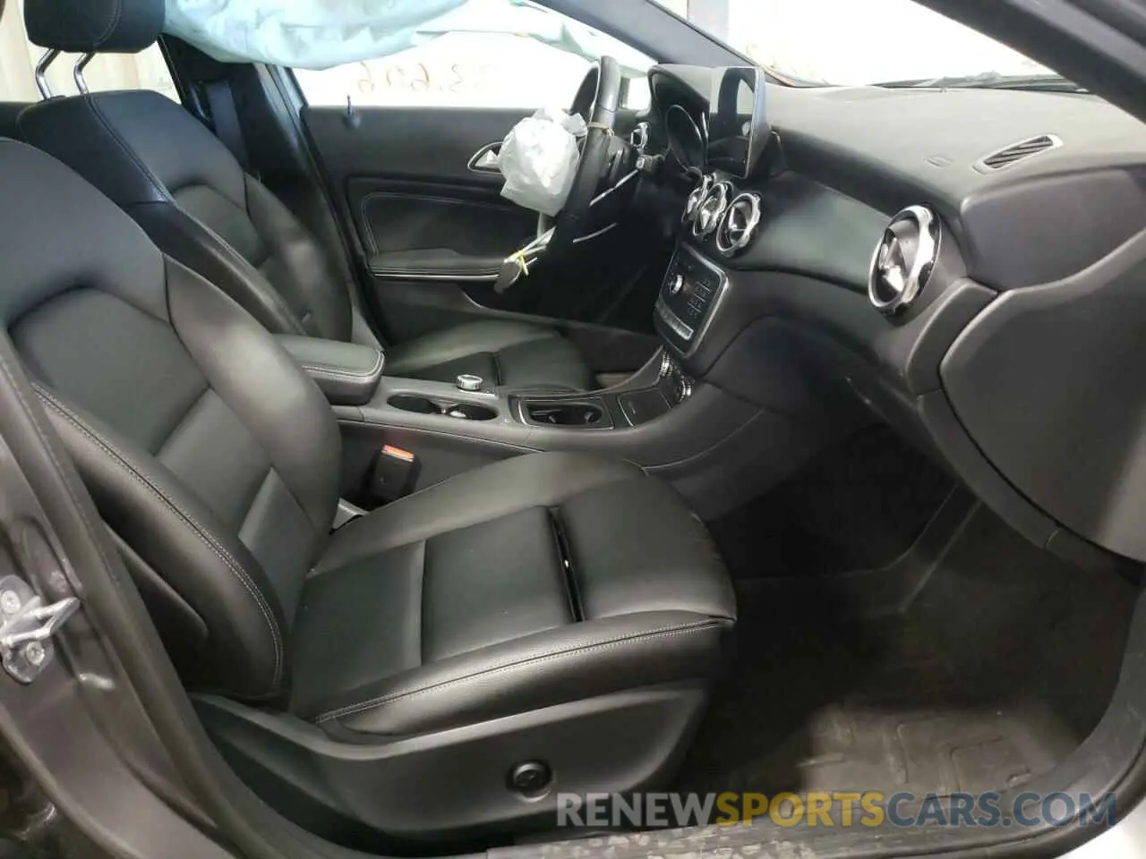 5 fotografías del automóvil dañado WDCTG4GB7KJ592043 MERCEDES-BENZ GLA-CLASS 2019