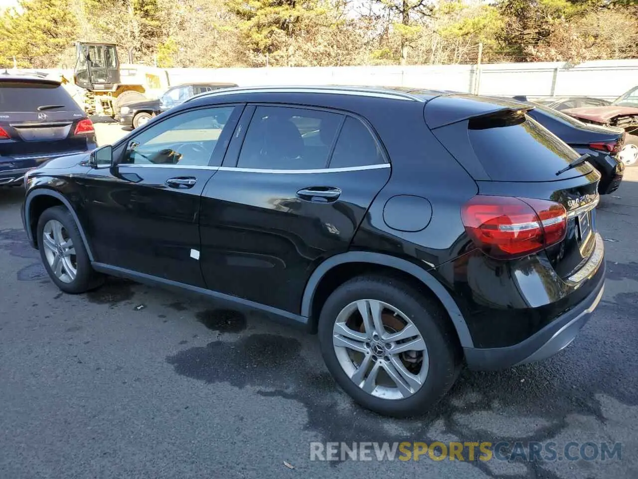 2 fotografías del automóvil dañado WDCTG4GB8KJ549086 MERCEDES-BENZ GLA-CLASS 2019