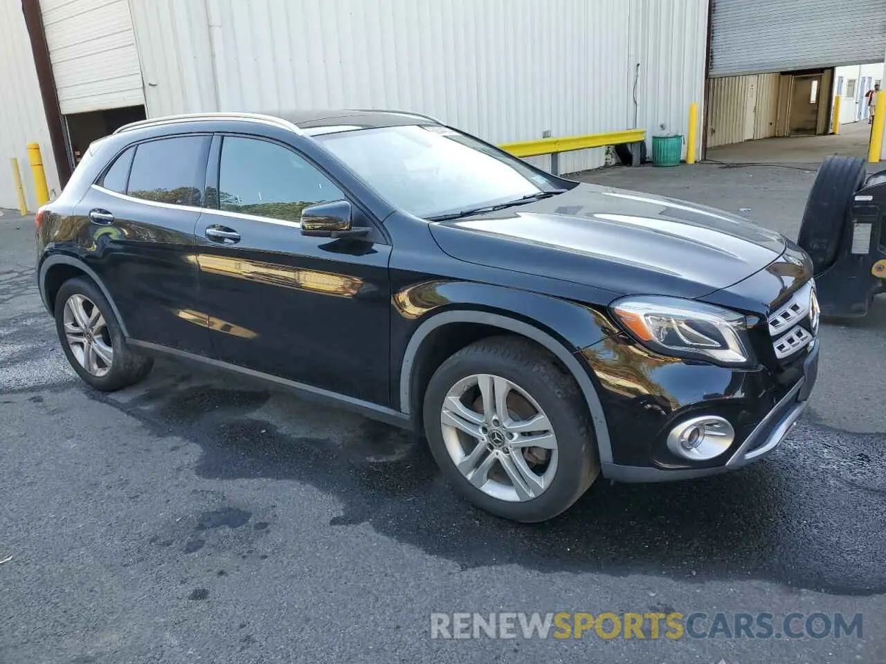 4 fotografías del automóvil dañado WDCTG4GB8KJ549086 MERCEDES-BENZ GLA-CLASS 2019