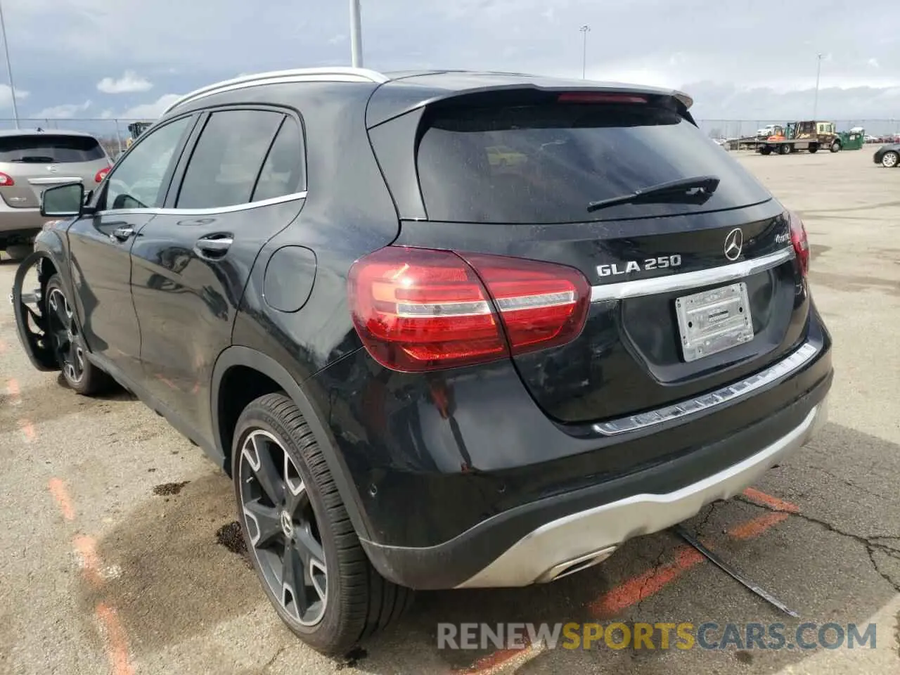 3 fotografías del automóvil dañado WDCTG4GB9KJ592464 MERCEDES-BENZ GLA-CLASS 2019