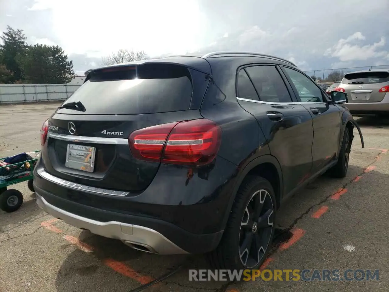 4 fotografías del automóvil dañado WDCTG4GB9KJ592464 MERCEDES-BENZ GLA-CLASS 2019