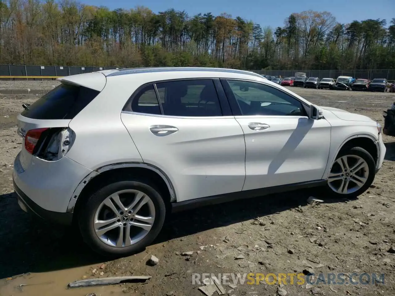 3 fotografías del automóvil dañado WDCTG4GBXKU013545 MERCEDES-BENZ GLA-CLASS 2019